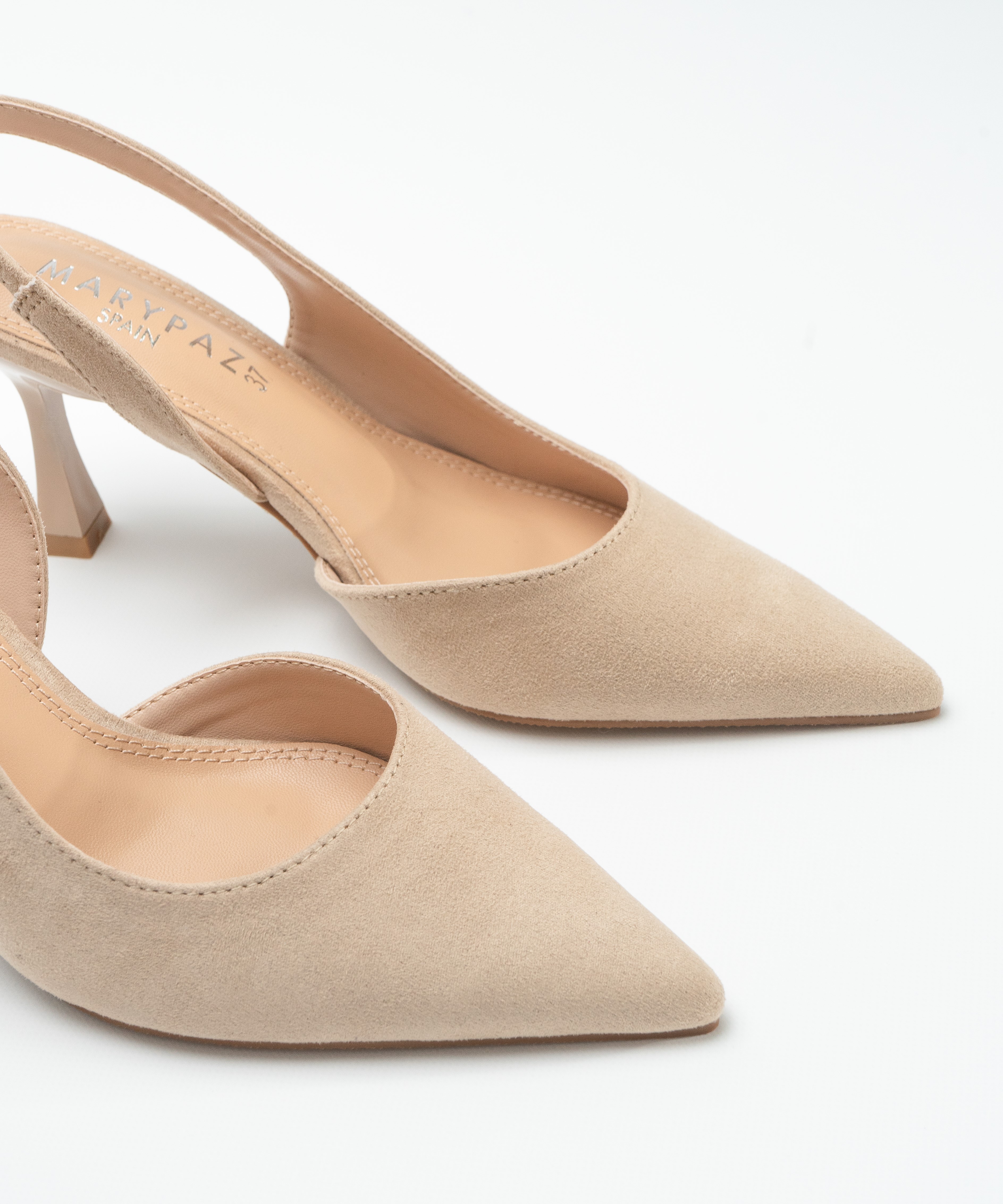 Zapato tac&oacute;n destalonado ante image number null